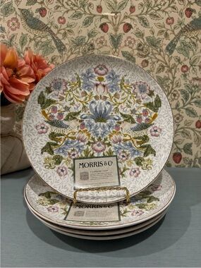 4 Morris & Co. Strawberry Thief 8 1/2"
Dessert / Salad Plates w/ Gold Rim NWT